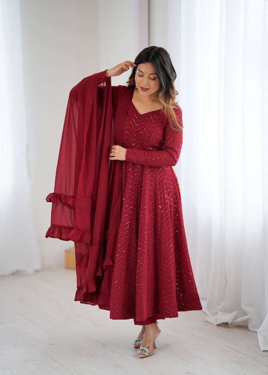 Womens Pure Romansilk Chanderi Embroidered Anarkali Kurti With Dupatta & Pant Set - Image 7