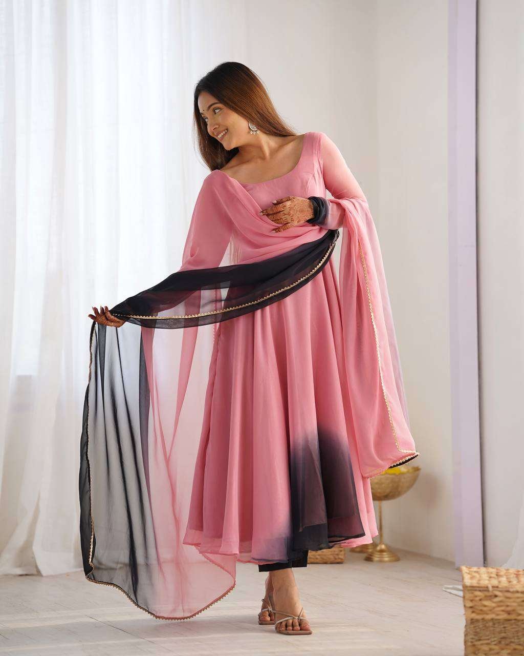 Women's Pure Romansilk Chanderi Tie-Dye Anarkali Kurti Pant With Dupatta Set - Image 4
