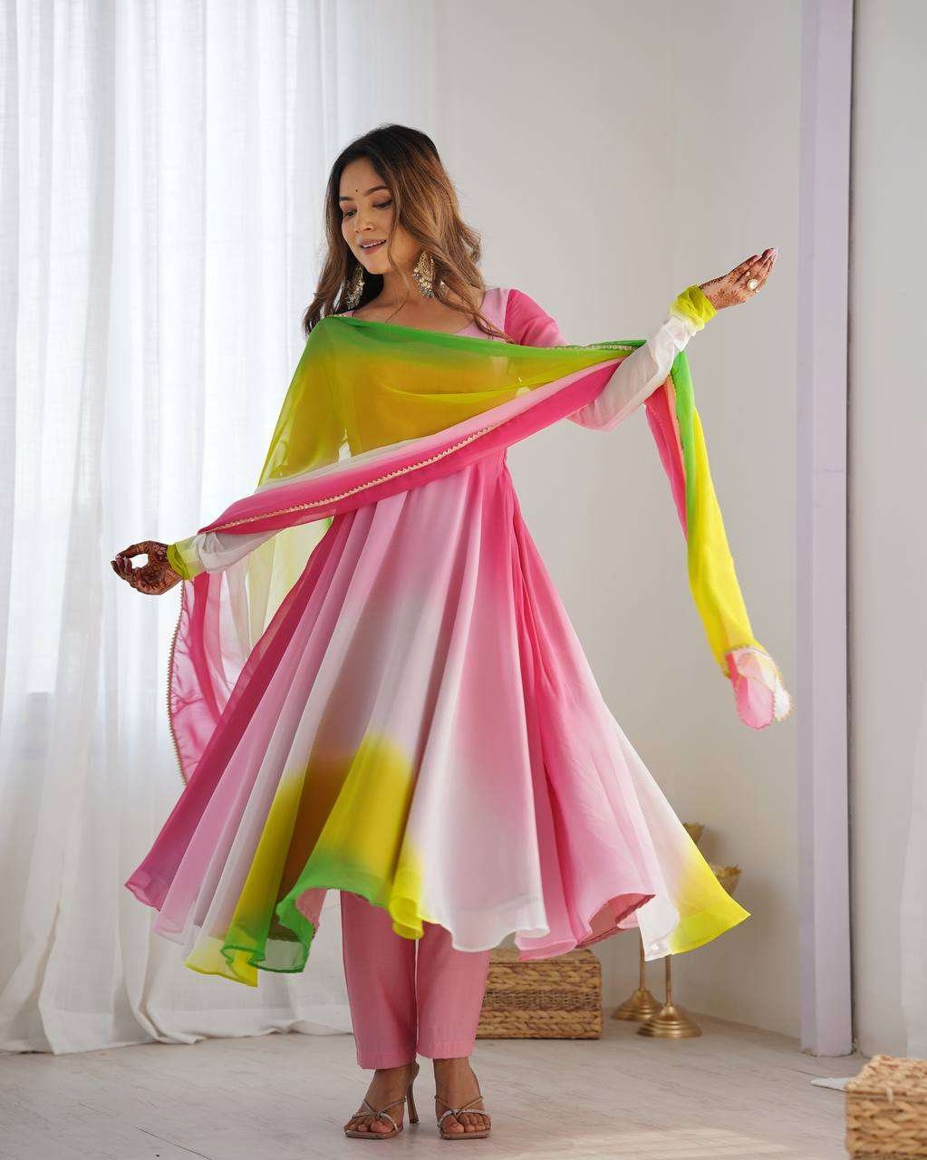 Women's Pure Romansilk Chanderi Tie-Dye Anarkali Kurti Pant With Dupatta Set