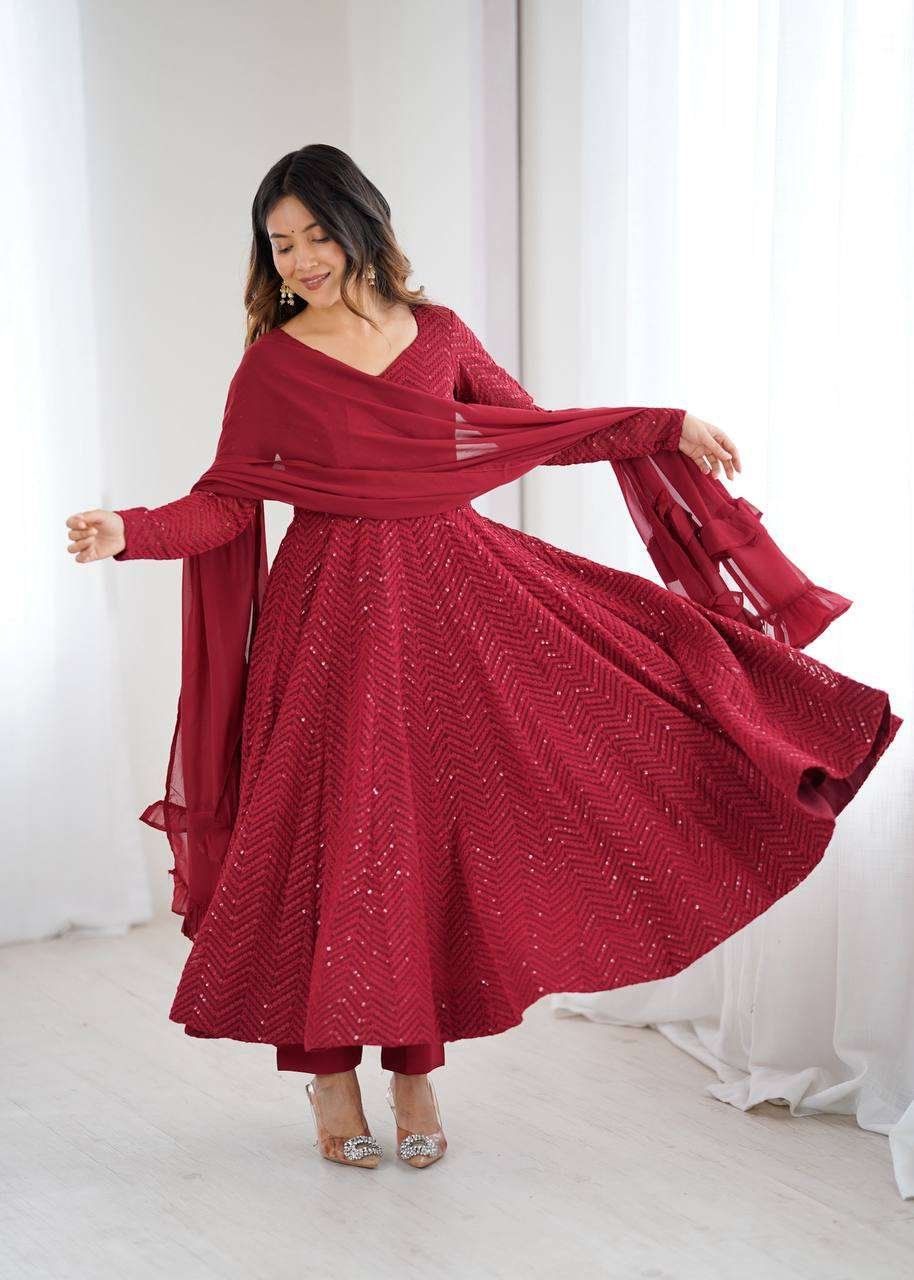 Womens Pure Romansilk Chanderi Embroidered Anarkali Kurti With Dupatta & Pant Set - Image 3
