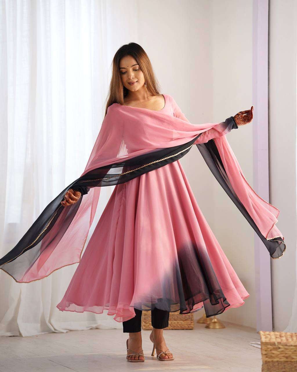 Women's Pure Romansilk Chanderi Tie-Dye Anarkali Kurti Pant With Dupatta Set - Image 3